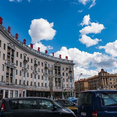 Апартаменти On Victory Square Мінськ