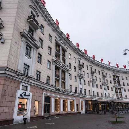 Апартаменти On Victory Square Мінськ